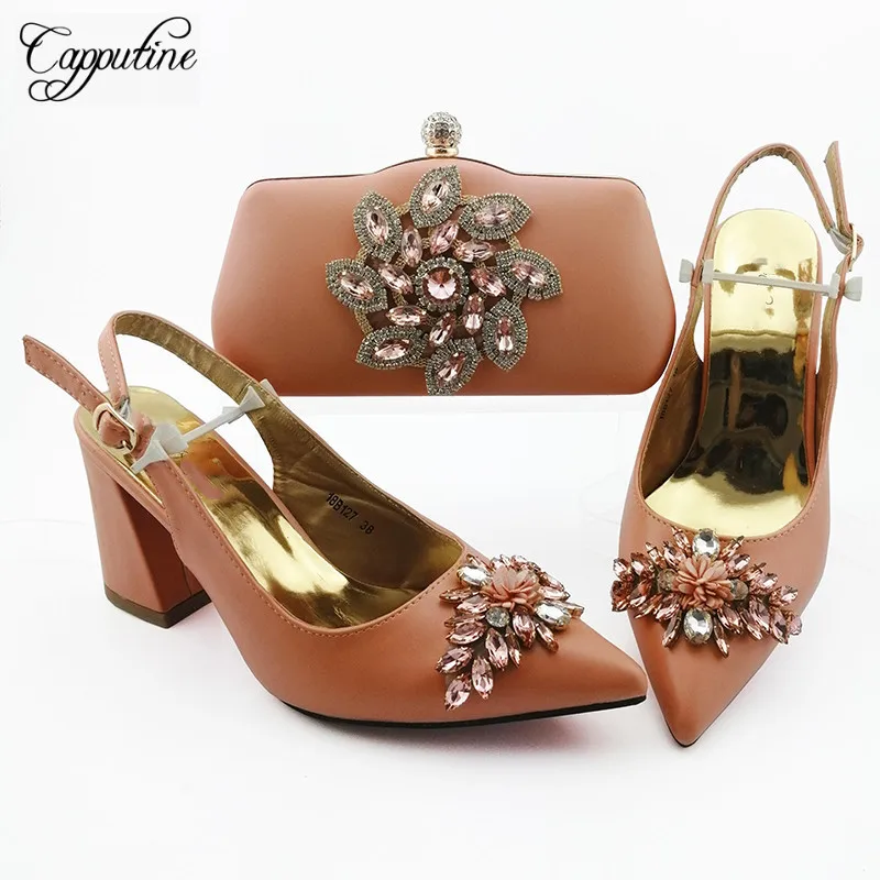 Luxury Peach Pumps Matching With Bag Set African Women High Heels Shoes And Purse Handbag Clutch Escarpins Femme 18B127 9cm
Luxury Peach Pumps Matching With Bag Set African Women High Heels Shoes And Purse Handbag Clutch Escarpins Femme 18B127 9cm