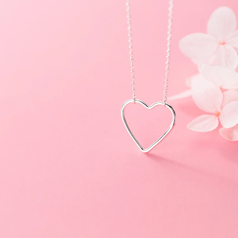 Hollow Love Heart Necklace for Women 925 Sterling Silver Jewelry Simple Charm Necklaces Valentines Gift Clavicle Chain
Hollow Love Heart Necklace for Women 925 Sterling Silver Jewelry Simple Charm Necklaces Valentines Gift Clavicle Chain