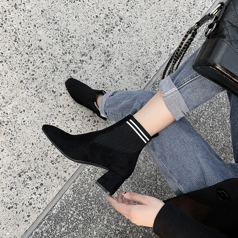 Women's Flock Chelsea Boots 2021 Autumn Winter Woman Knitted Square Heels Pumps Ladies Casual Ankle Boots Female Footwear
Women's Flock Chelsea Boots 2021 Autumn Winter Woman Knitted Square Heels Pumps Ladies Casual Ankle Boots Female Footwear