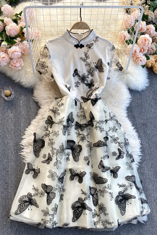 Summer retro cheongsam elegant dress for womens heavy industry embroidery butterfly short-sleeved waist big swing dress 2021
Summer retro cheongsam elegant dress for womens heavy industry embroidery butterfly short-sleeved waist big swing dress 2021