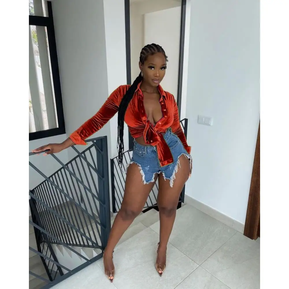POLO Neck Korean Velvet Button Shirts Women's Fall Winter Long Sleeve Blousers Blue Red Green Velour Tops Fashionable Streetwear
POLO Neck Korean Velvet Button Shirts Women's Fall Winter Long Sleeve Blousers Blue Red Green Velour Tops Fashionable Streetwear