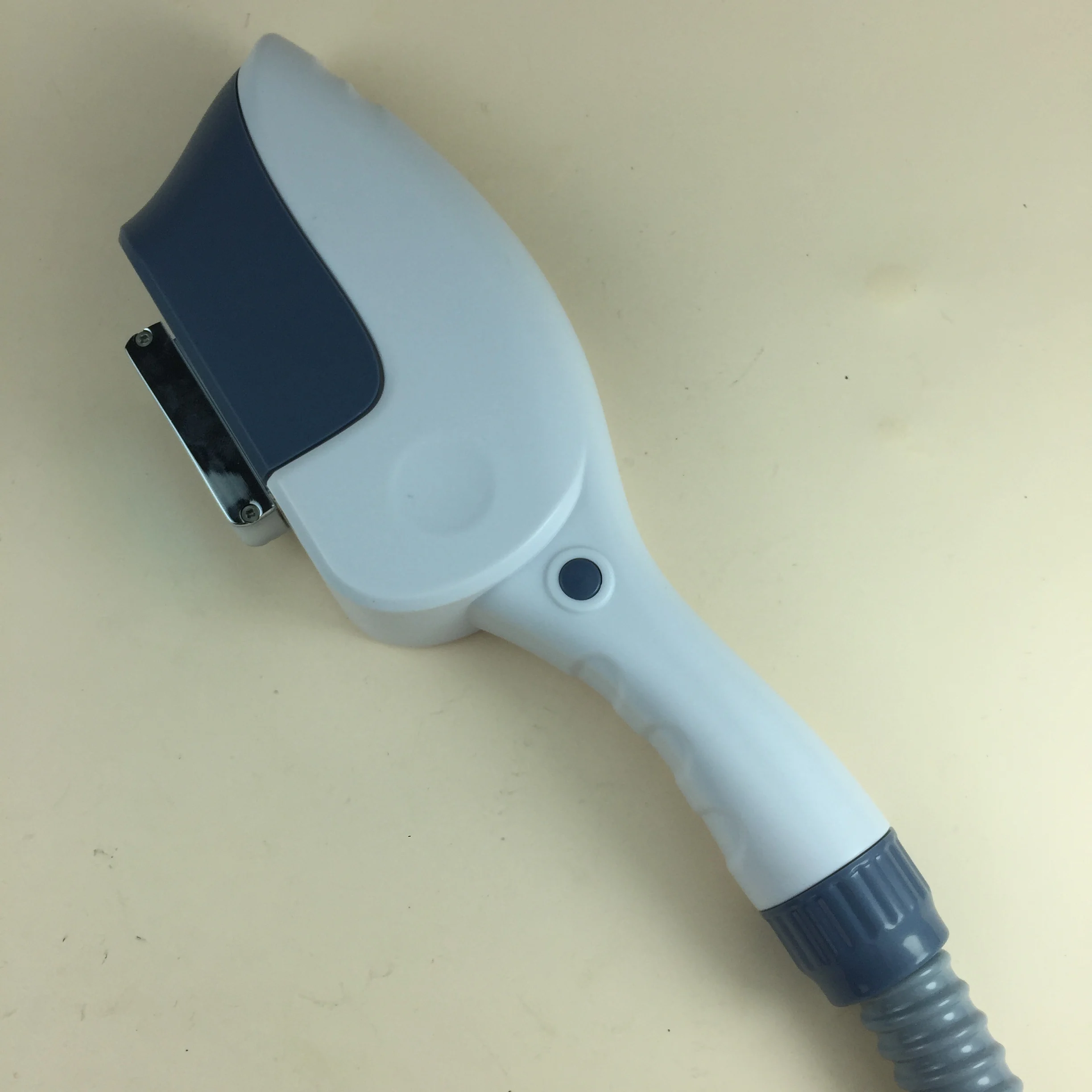 Q switched hair removal 640nm SHR handle for beauty equipment and beauty machines
Q switched hair removal 640nm SHR handle for beauty equipment and beauty machines