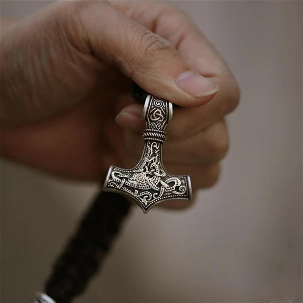 Trendy Retro Fashion Viking Legend Hammer Hand Strap Men's Hip Hop Locomotive Accessories Bracelet Jewelry Gift Wholesale
Trendy Retro Fashion Viking Legend Hammer Hand Strap Men's Hip Hop Locomotive Accessories Bracelet Jewelry Gift Wholesale
