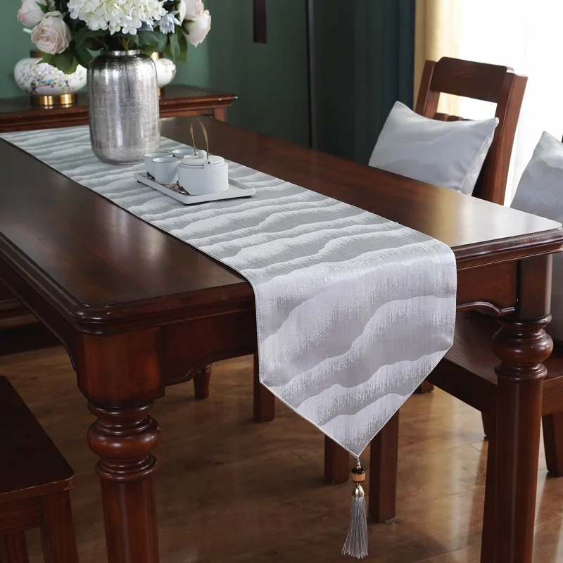 New-style table runner modern light luxury high-precision jacquard long strip tablecloth study room coffee table table runner
New-style table runner modern light luxury high-precision jacquard long strip tablecloth study room coffee table table runner