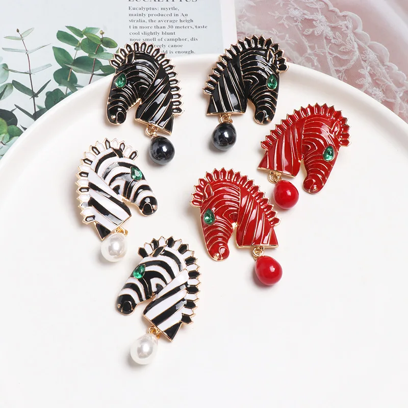 Fashion Trend Metal Zebra Earrings Statement Fine Drop Earring High-quality Jewelry Accessories For Women Wholesale
Fashion Trend Metal Zebra Earrings Statement Fine Drop Earring High-quality Jewelry Accessories For Women Wholesale