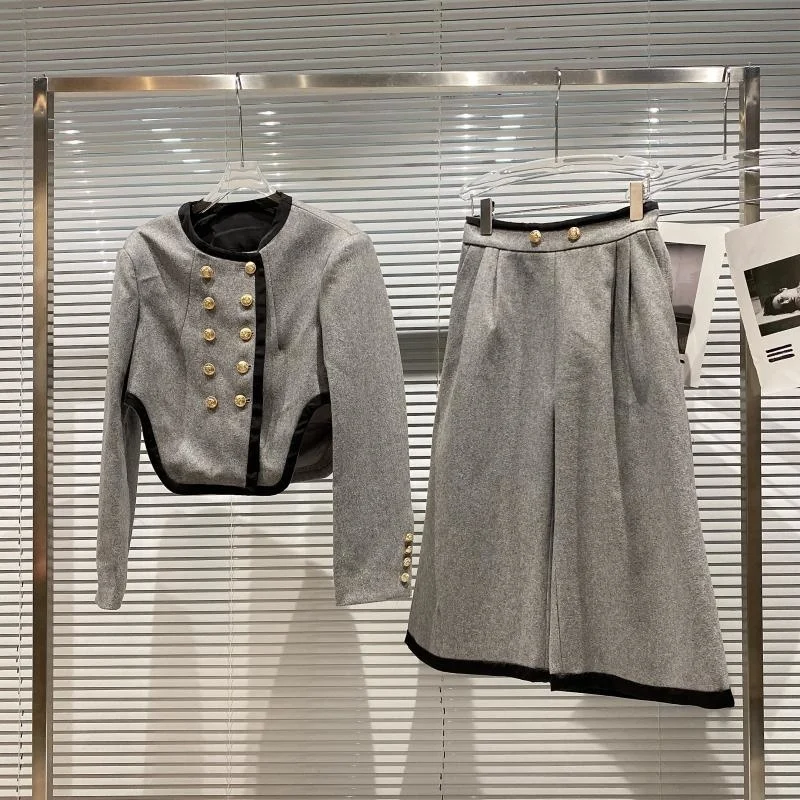 British Style Double Row Metal Button Wool Jacket + Wide Leg Pants Two Piece Set New Autumn 2021outfit
British Style Double Row Metal Button Wool Jacket + Wide Leg Pants Two Piece Set New Autumn 2021outfit