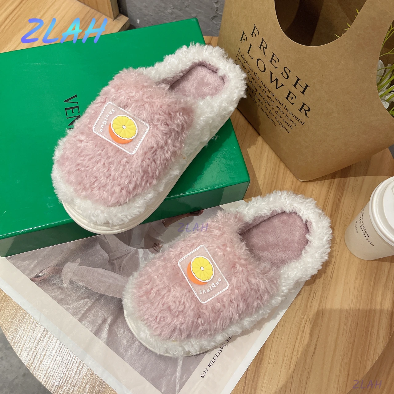 Winter Women's Home Slippers Women's Warm Plush Slingback Cotton Shoes Women Soft and Comfortable Flat-bottomed Women Slippers
Winter Women's Home Slippers Women's Warm Plush Slingback Cotton Shoes Women Soft and Comfortable Flat-bottomed Women Slippers