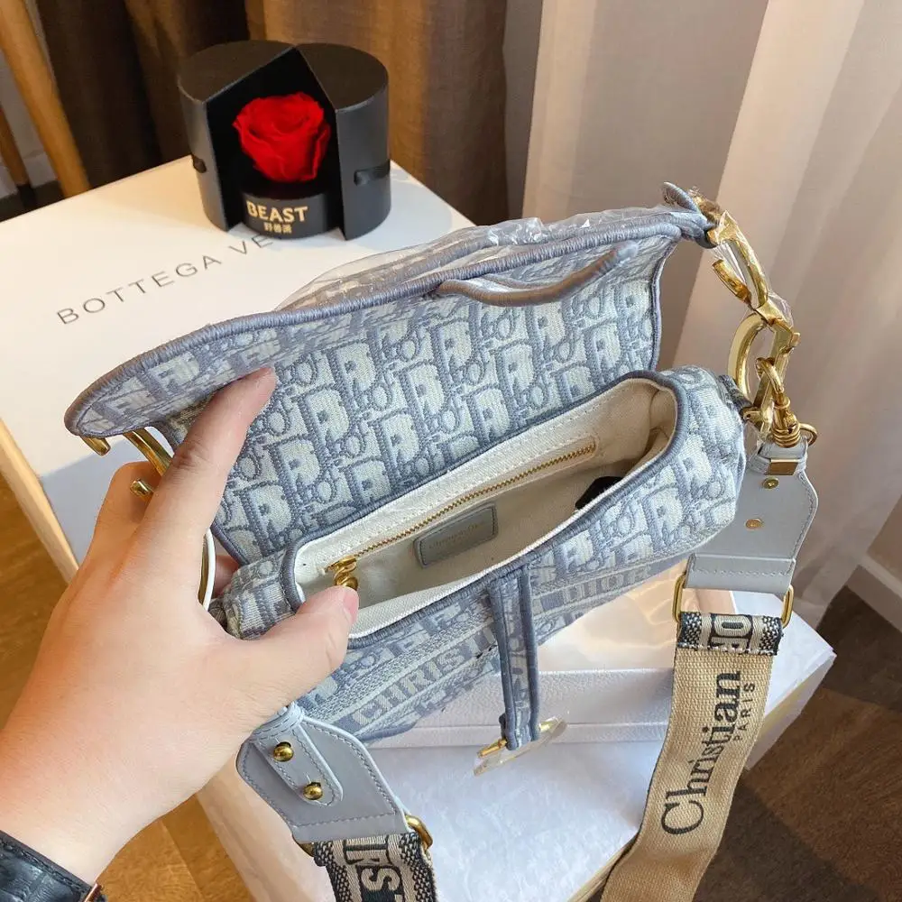Luxury Leather Handbags Women Bags Designer Brand Women's Shoulder Bags Large Capacity Ladies Hand Bags 02
Luxury Leather Handbags Women Bags Designer Brand Women's Shoulder Bags Large Capacity Ladies Hand Bags 02