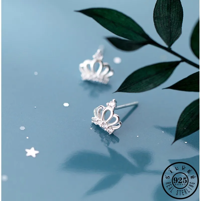 925 Sterling Silver Cubic Zirconia Crown Shape Cute Small Ear Studs Earrings Jewelry Gifts for Women Girls
925 Sterling Silver Cubic Zirconia Crown Shape Cute Small Ear Studs Earrings Jewelry Gifts for Women Girls