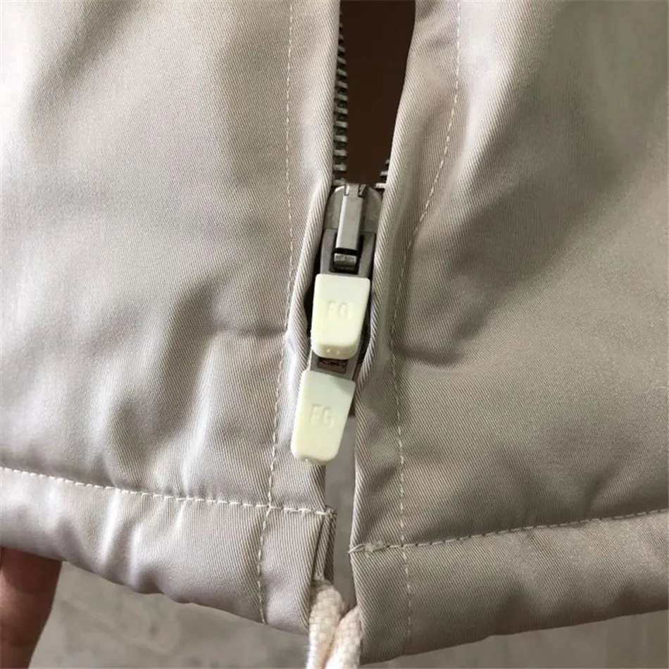 Sleeveless Winter FOG Essentials Down Jacket Men Women 1:1 Best Quality Zipper Bread Coats Outerwear Male Clothes
Sleeveless Winter FOG Essentials Down Jacket Men Women 1:1 Best Quality Zipper Bread Coats Outerwear Male Clothes