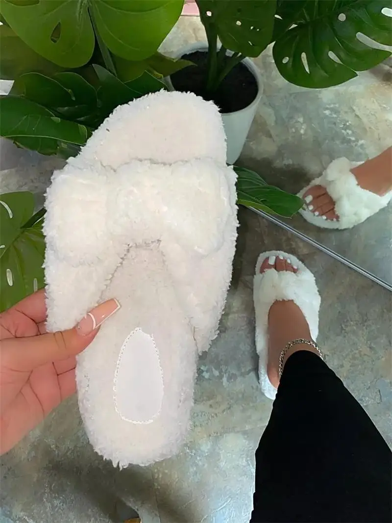 Women's Solid Color Artificial Sheep Wool Bowknot Keep Warm Comfortable Fashionable and Casual Cute Home Cotton Slippers 7KG085
Women's Solid Color Artificial Sheep Wool Bowknot Keep Warm Comfortable Fashionable and Casual Cute Home Cotton Slippers 7KG085