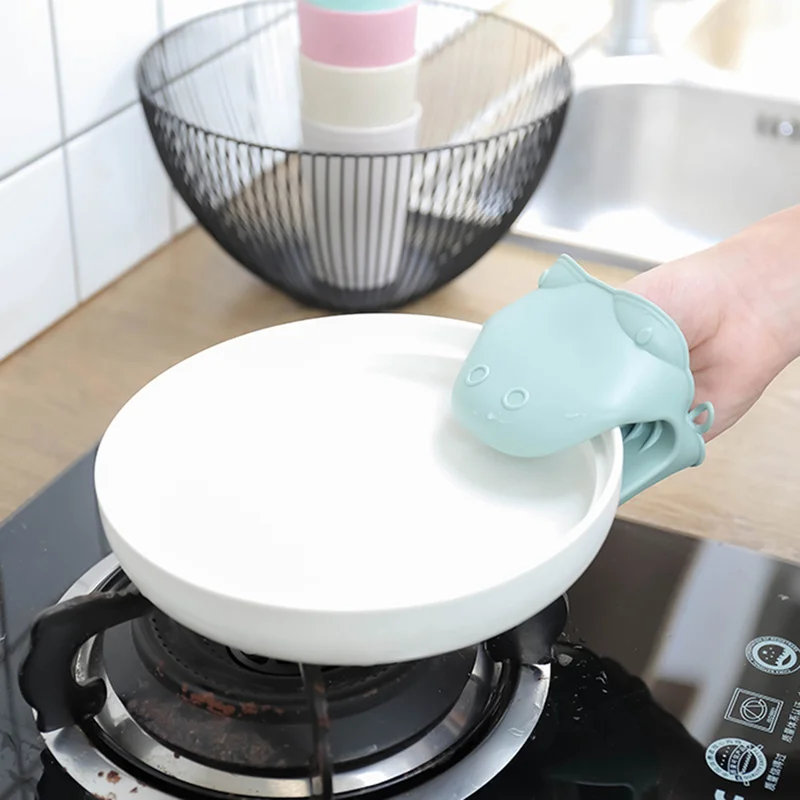 1Pc Hot-Insulation Gloves Silicone Heat Resistant Gloves Clip Hot Pot Holder Cooking Baking Oven Mitts Anti-slip Silicone Gloves
1Pc Hot-Insulation Gloves Silicone Heat Resistant Gloves Clip Hot Pot Holder Cooking Baking Oven Mitts Anti-slip Silicone Gloves