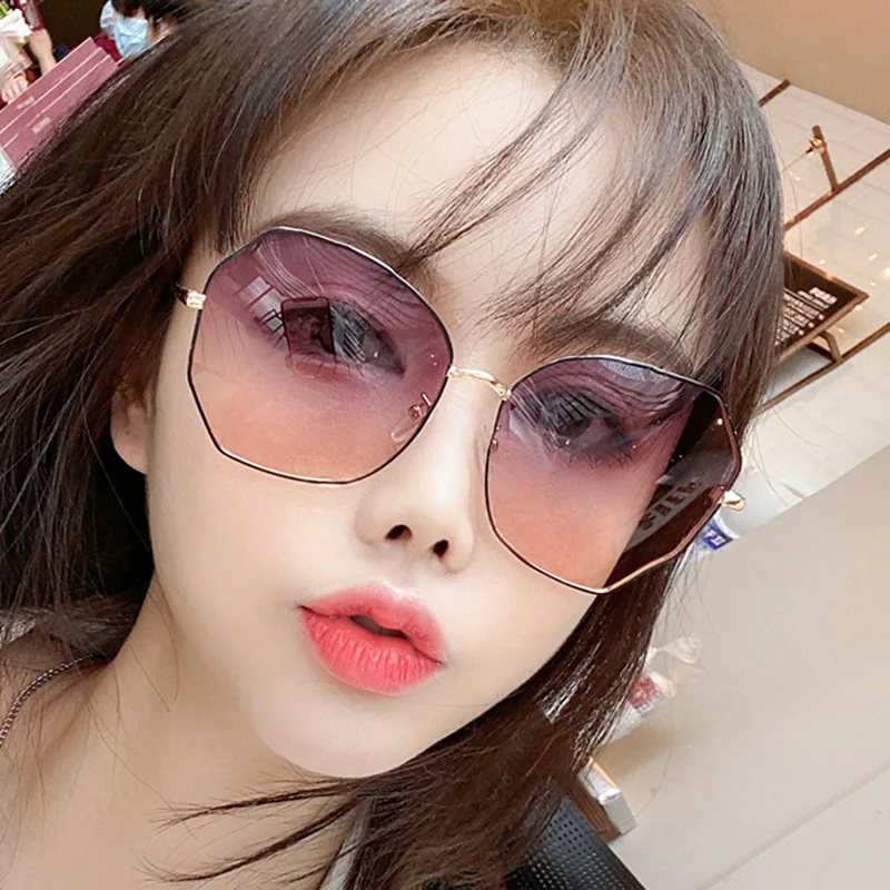 Fashion Trendy Polygonal Metal Sunglasses For Women Brand Design Ladies Female Car Driving Travel Street UV Protection Glasses
Fashion Trendy Polygonal Metal Sunglasses For Women Brand Design Ladies Female Car Driving Travel Street UV Protection Glasses