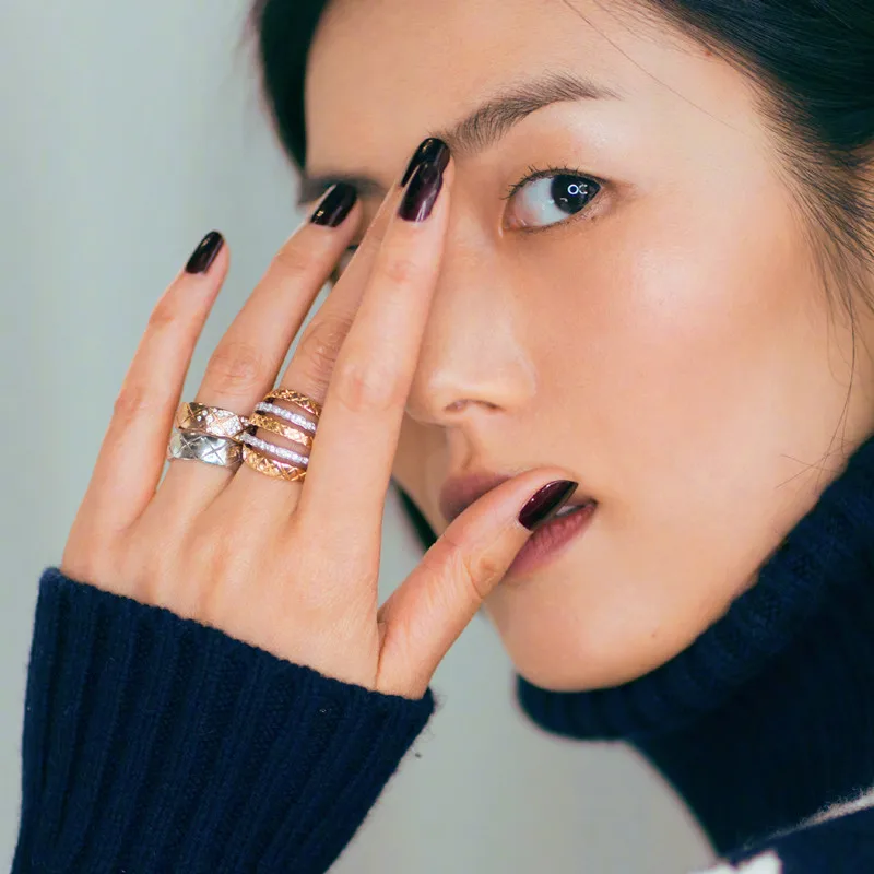 Fashion Personal Jewelry Multi-layer Liu Wen Female Micro-inlaid Rhinestone Ring Contrasting Pattern Niche Finger Rings Gifts
Fashion Personal Jewelry Multi-layer Liu Wen Female Micro-inlaid Rhinestone Ring Contrasting Pattern Niche Finger Rings Gifts