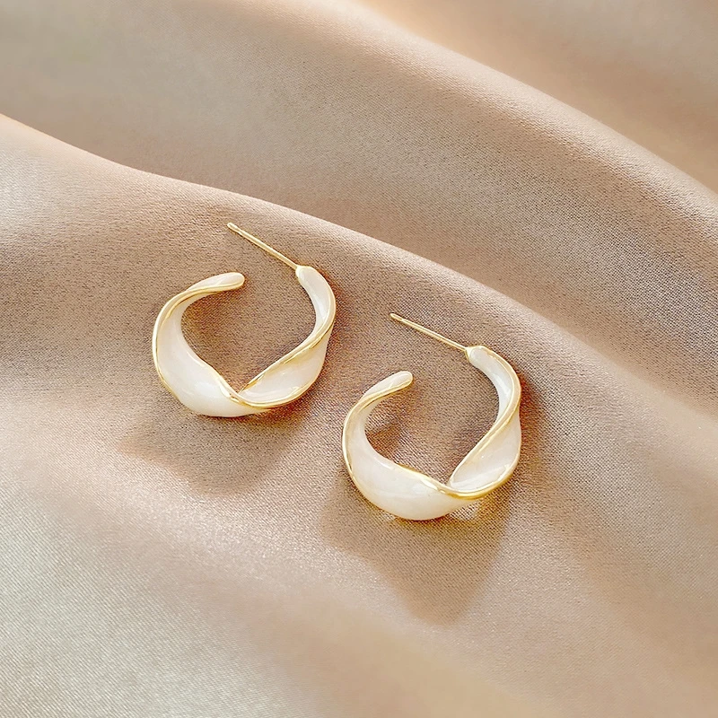 Luxury Simplee Design Korean Fashion Accessories Irregular Circle Earrings Geometic Stud Earring for Women Cute Golden Jewelry
Luxury Simplee Design Korean Fashion Accessories Irregular Circle Earrings Geometic Stud Earring for Women Cute Golden Jewelry