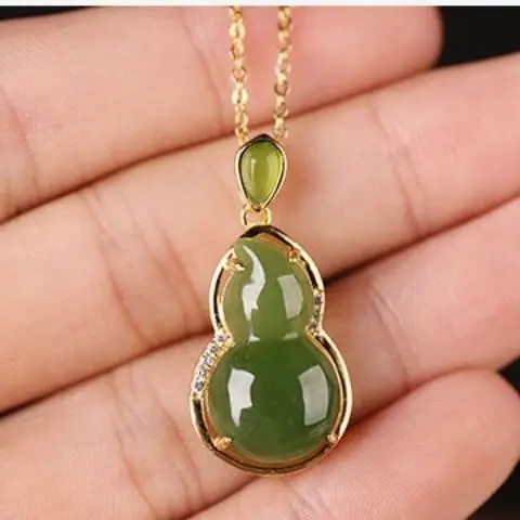 Natural Hetian chalcedony gourd Pendant Necklace Chinese style retro palace style small design women's Christmas gift
Natural Hetian chalcedony gourd Pendant Necklace Chinese style retro palace style small design women's Christmas gift