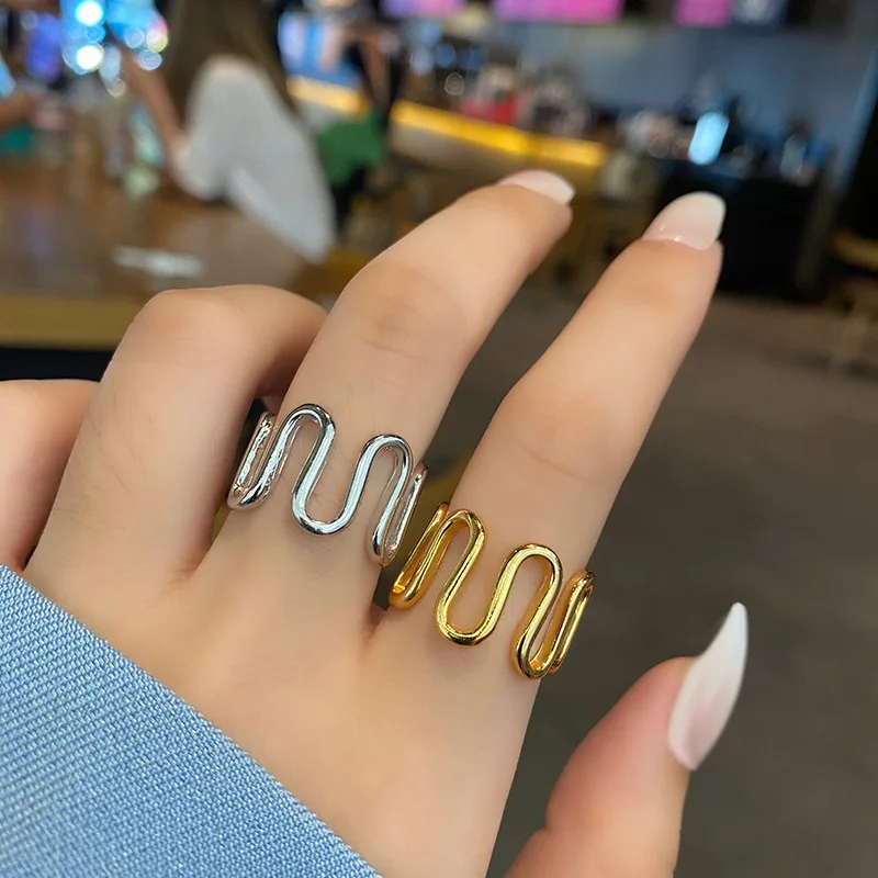 OE Simple Geometric Baroque Crown Shape Design Ring Punk Style Adjustable Ring Party Jewelry
OE Simple Geometric Baroque Crown Shape Design Ring Punk Style Adjustable Ring Party Jewelry