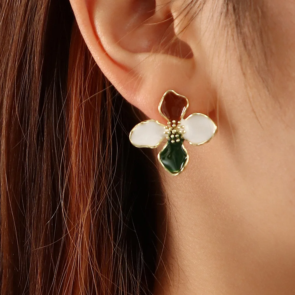 Temperament Multicolor Oil Drop Four Leaf Petal Flower Stamen Earrings Women's Ears Metal Alloy Ornaments Jewelry Accessory Gift
Temperament Multicolor Oil Drop Four Leaf Petal Flower Stamen Earrings Women's Ears Metal Alloy Ornaments Jewelry Accessory Gift