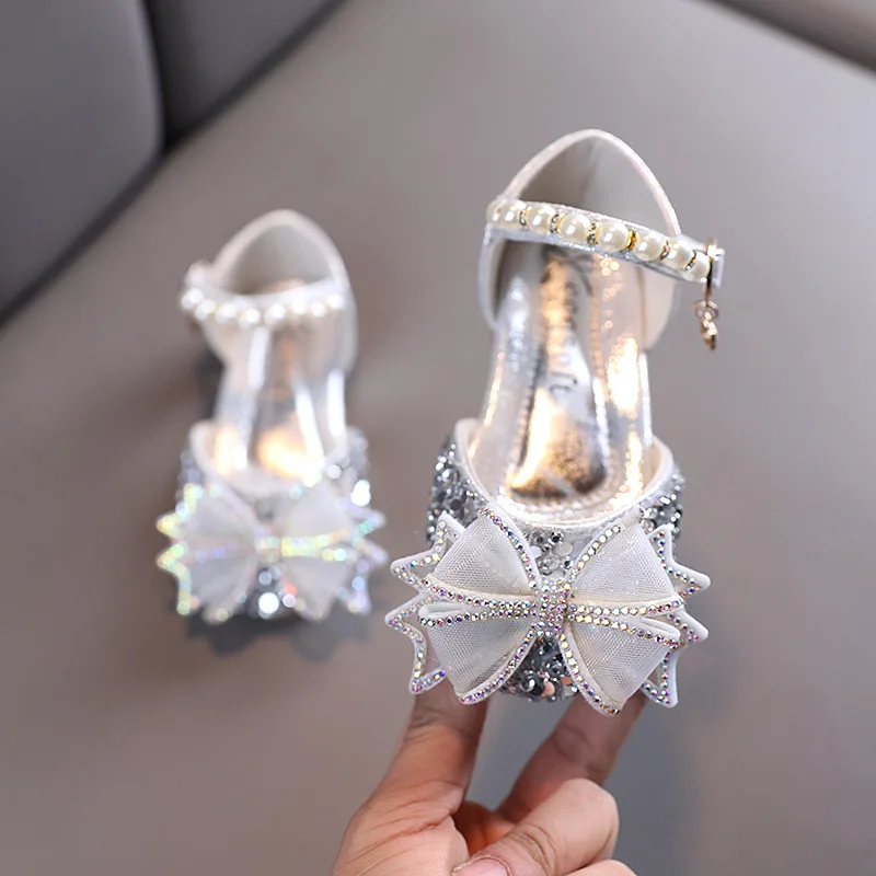 Children Flats Princess Shoes Girls Sandals Rhinestone Pearl Butterfly Dance Kids Shoes Glitter Leather Party Wedding Shoes E615
Children Flats Princess Shoes Girls Sandals Rhinestone Pearl Butterfly Dance Kids Shoes Glitter Leather Party Wedding Shoes E615