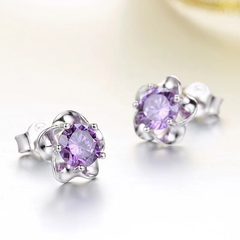 Simple 925 Sterling Silver Woman Fashion Jewelry High Quality Plum Blossom Purple Crystal Zircon Flower Retro Stud Earrings
Simple 925 Sterling Silver Woman Fashion Jewelry High Quality Plum Blossom Purple Crystal Zircon Flower Retro Stud Earrings