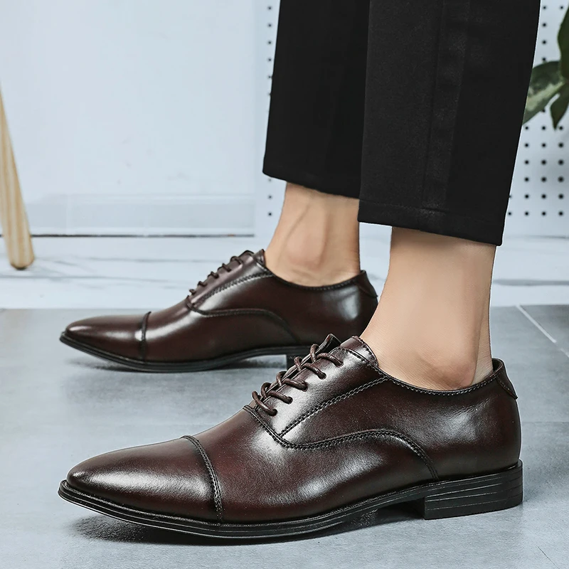 Men's cowhide shoes, men's winter business suit, black casual shoes, Korean version of the trend, British pointed toe breathable
Men's cowhide shoes, men's winter business suit, black casual shoes, Korean version of the trend, British pointed toe breathable