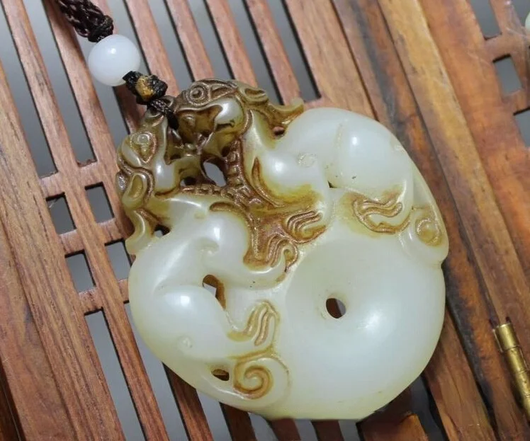 Hot Selling Natural Vintage Pixiu Pendant Charm Jewellery Women's Hand-Carved Pendant for Women Men Fashion Accessories
Hot Selling Natural Vintage Pixiu Pendant Charm Jewellery Women's Hand-Carved Pendant for Women Men Fashion Accessories