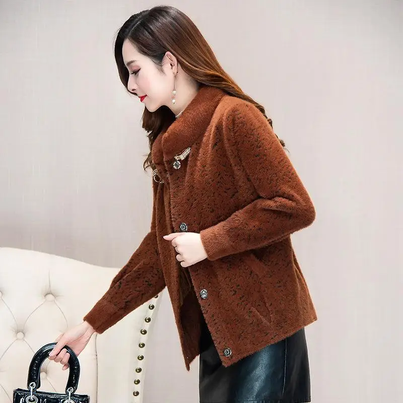 Women's mink velvet jacket 2021 autumn and winter thick mink cashmere leopard single breasted
Women's mink velvet jacket 2021 autumn and winter thick mink cashmere leopard single breasted