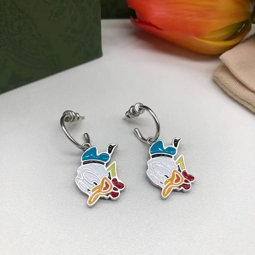 S925 sterling silver Donald Duck earrings, retro style, luxury trend, original 1:1, birthday gift
S925 sterling silver Donald Duck earrings, retro style, luxury trend, original 1:1, birthday gift