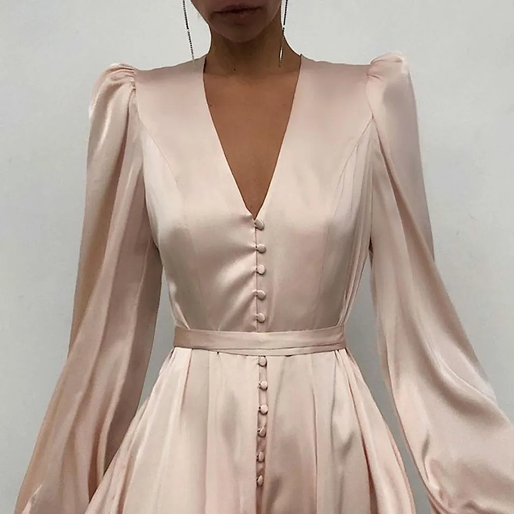 2021 Summer New Western Style Lantern Sleeve V-neck Sexy Fashion Swing Buttons Women's Dress Solid Color High Waist Long Sleeve
2021 Summer New Western Style Lantern Sleeve V-neck Sexy Fashion Swing Buttons Women's Dress Solid Color High Waist Long Sleeve