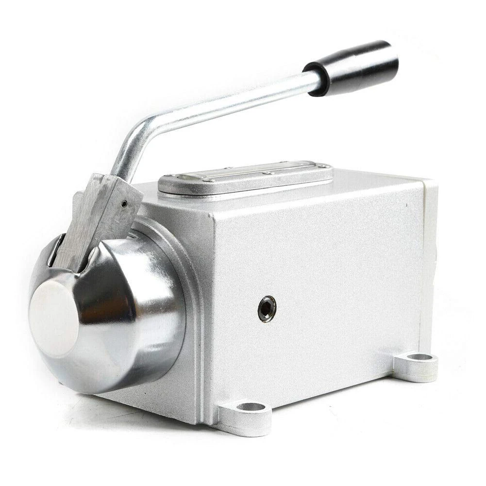 Lubricating Manual Oil Pump Hand Lubrication 600CC CNC 4mm Double Outlet Port Manual Lubricating Pump Wear-Resistant Oil Pump
Lubricating Manual Oil Pump Hand Lubrication 600CC CNC 4mm Double Outlet Port Manual Lubricating Pump Wear-Resistant Oil Pump
