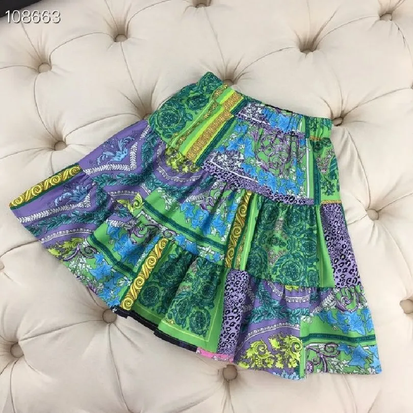 2021 hot sell kids girls two PCs sets print floral cotton outfits retail clothes
2021 hot sell kids girls two PCs sets print floral cotton outfits retail clothes