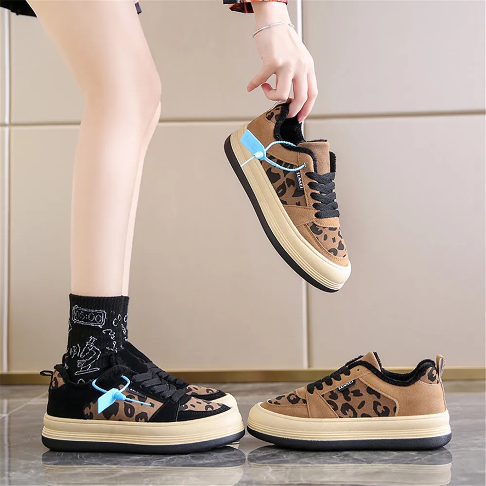 Winter Outdoor Women Cotton Shoes Warm Fur Plush Lady Casual Lace Up Fashion Leopard Sneakers Zapatillas Mujer Snow Boots 35-40
Winter Outdoor Women Cotton Shoes Warm Fur Plush Lady Casual Lace Up Fashion Leopard Sneakers Zapatillas Mujer Snow Boots 35-40