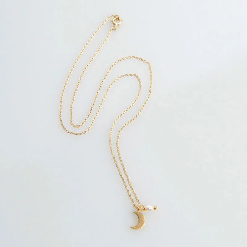 Aesthetic Girl Moon Necklace Chain Women Yellow Gold Color TRENDY Pendant Necklaces Jewelry Lovers Kpop Collier 2021 
Aesthetic Girl Moon Necklace Chain Women Yellow Gold Color TRENDY Pendant Necklaces Jewelry Lovers Kpop Collier 2021