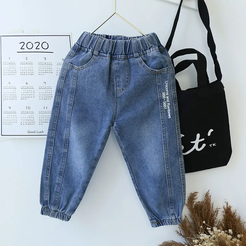 New fashion Spring Autumn Casual Elastic Waist Denim Pants Kids Jeans For Girls Boys Loose Jeans size:90-130
New fashion Spring Autumn Casual Elastic Waist Denim Pants Kids Jeans For Girls Boys Loose Jeans size:90-130
