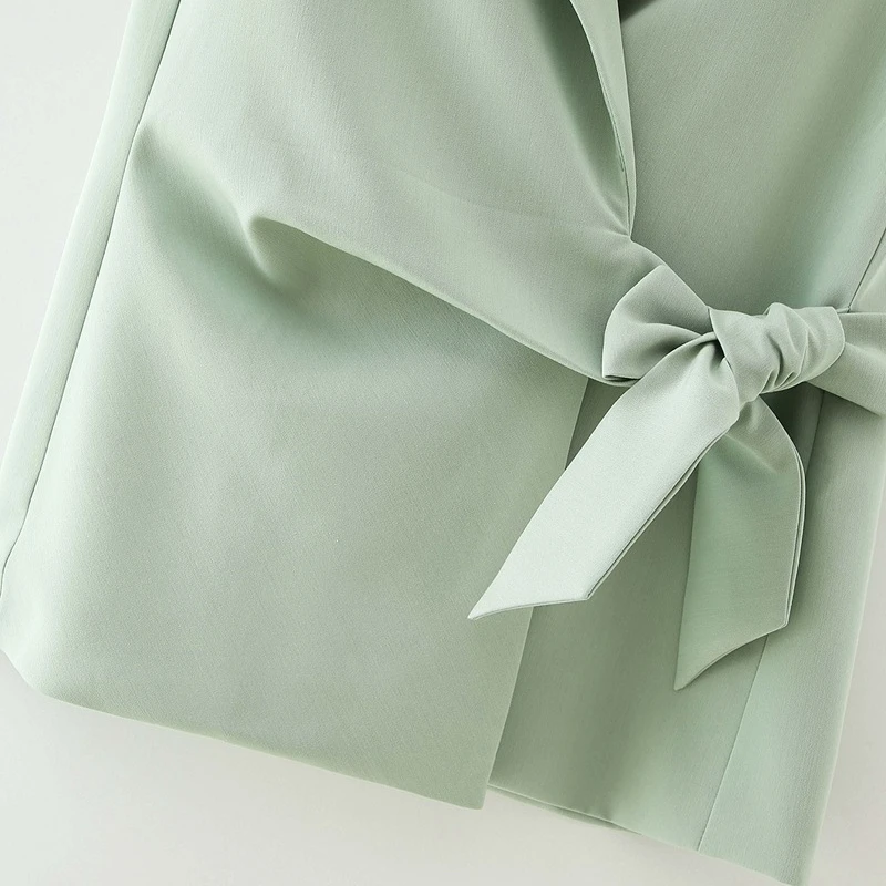 YOSIBCD Women 2021 Fashion With Bow Tied Office Wear Wrap Vest Coat Vintage Notched Collar Sleeveless Female Waistcoat Chic Top
YOSIBCD Women 2021 Fashion With Bow Tied Office Wear Wrap Vest Coat Vintage Notched Collar Sleeveless Female Waistcoat Chic Top