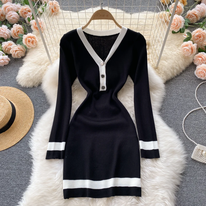 Autumn Winter Vintage Black/White Patchwork Single Breasted Bodycon Knitting Dress For Women Casual Long Sleeve High Waist Robe
Autumn Winter Vintage Black/White Patchwork Single Breasted Bodycon Knitting Dress For Women Casual Long Sleeve High Waist Robe