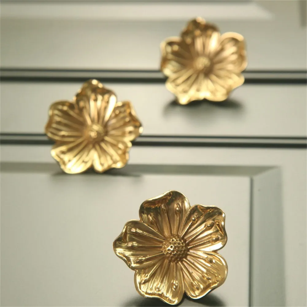 European Retro Brass Butterfly Furniture Handles For Bathroom Cabinets And Drawers Door Knobs Cupboard Wardrobe Home Fittings
European Retro Brass Butterfly Furniture Handles For Bathroom Cabinets And Drawers Door Knobs Cupboard Wardrobe Home Fittings
