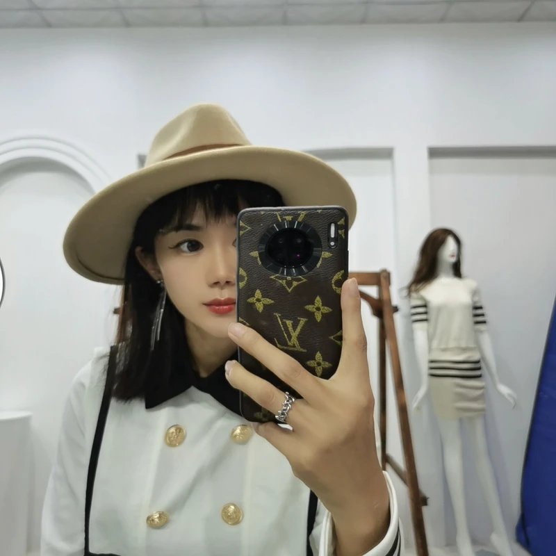 Autumn winter 2021 Europe and the United States the new arrival wool the color of camel hat for women costume elegant style
Autumn winter 2021 Europe and the United States the new arrival wool the color of camel hat for women costume elegant style