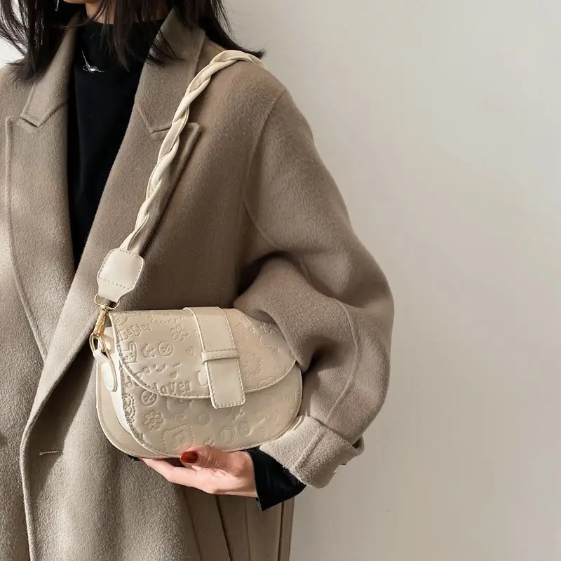 Autumn Women's Crossbody Bag 2021 Braided Chain Strap Shoulder Bag for Female All-match Ladies Underarm Pouch Fashion Handbags
Autumn Women's Crossbody Bag 2021 Braided Chain Strap Shoulder Bag for Female All-match Ladies Underarm Pouch Fashion Handbags