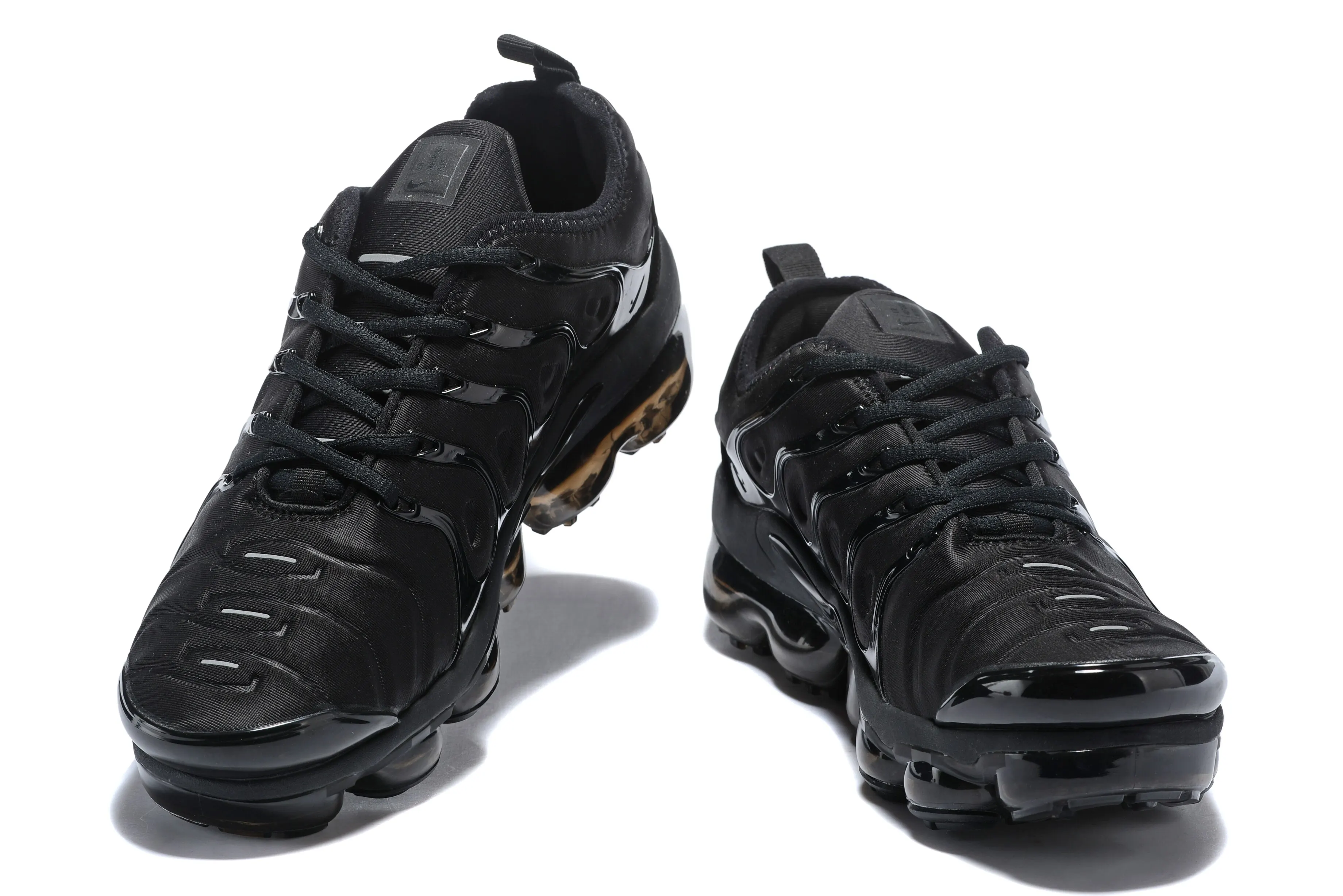 2018NIKE AIR VAPORMAX PLUS shoes running shoes breathable Men's and women's silver gray 36-46
2018NIKE AIR VAPORMAX PLUS shoes running shoes breathable Men's and women's silver gray 36-46