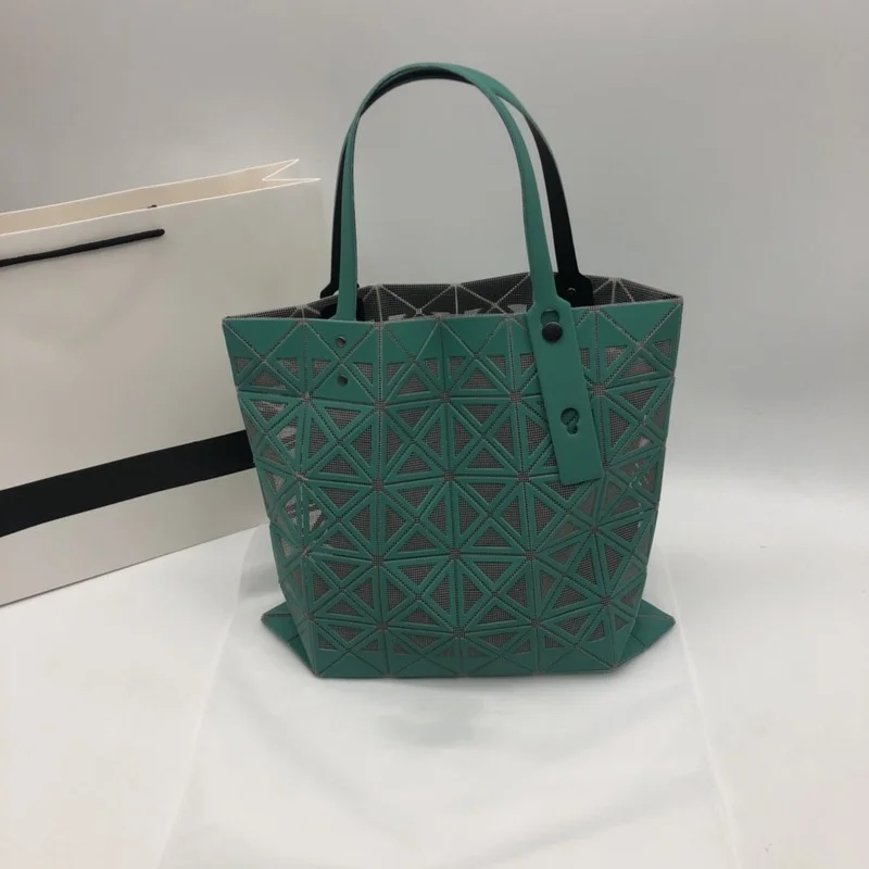 Женская сумка-тоут на плечо, с ромбовидным узором 
Женская сумка-тоут на плечо, с ромбовидным узором