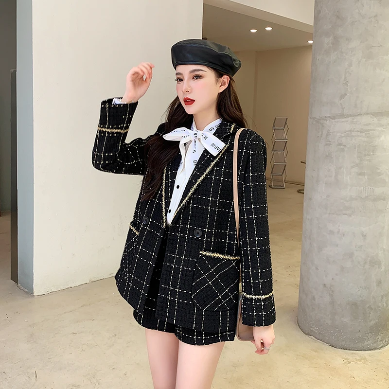 Autumn And Winter Fashion Temperament Golden Silk Plaid Suit Jacket High Waist Shorts Wide Leg Pants Two Piece Women's Clothing
Autumn And Winter Fashion Temperament Golden Silk Plaid Suit Jacket High Waist Shorts Wide Leg Pants Two Piece Women's Clothing