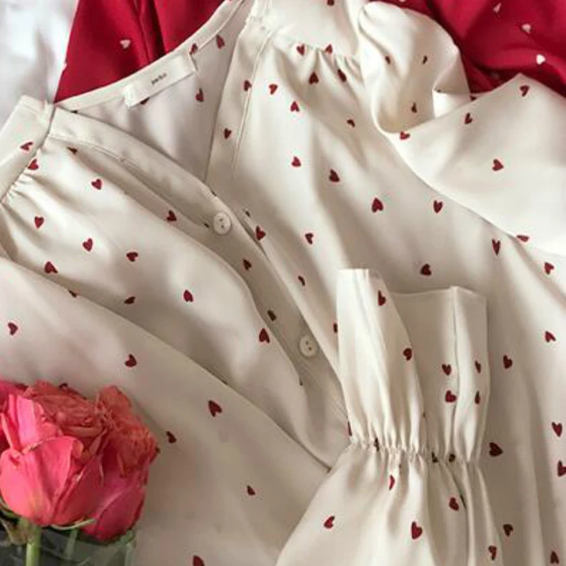 Blouses Women Long Flare Sleeve V-neck Sexy Printed Sweet Elegant Chiffon Women Shirts Plus Size 2XL Loose Retro Chic Stylish BF
Blouses Women Long Flare Sleeve V-neck Sexy Printed Sweet Elegant Chiffon Women Shirts Plus Size 2XL Loose Retro Chic Stylish BF