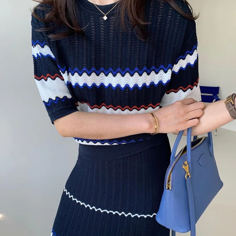 Summer New Striped Hit Color Knitted Two Piece Set Women O Neck Half Sleeve Pullover Tops High Waist Maxi Skirts Elegant Suits 
Summer New Striped Hit Color Knitted Two Piece Set Women O Neck Half Sleeve Pullover Tops High Waist Maxi Skirts Elegant Suits