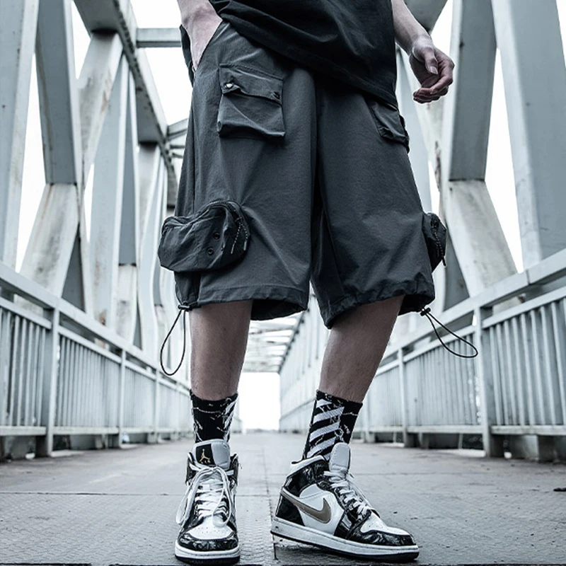 Techwear Hip Hop Summer Functional Drawstring Cargo Shorts Multi-Pocket Casual Men Streetwear Functional Short Pants Joggers
Techwear Hip Hop Summer Functional Drawstring Cargo Shorts Multi-Pocket Casual Men Streetwear Functional Short Pants Joggers