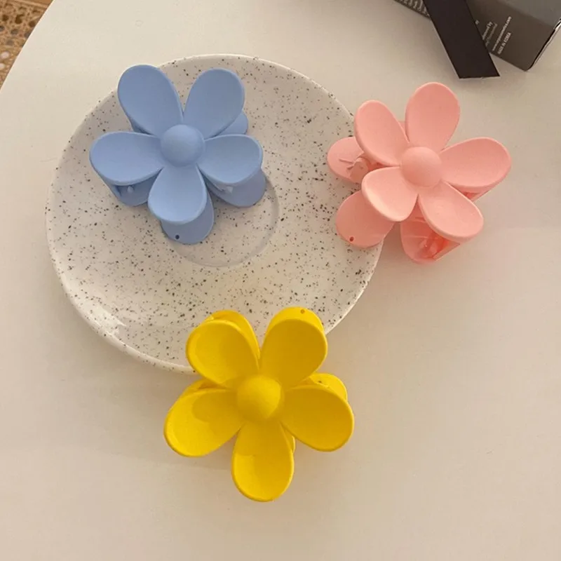 AOMU 2021 INS New Summer Beach Colorful Flower Acrylic Hair Claw Clips Headwear for Women Girls Hairpins Hair Accessories Gifts
AOMU 2021 INS New Summer Beach Colorful Flower Acrylic Hair Claw Clips Headwear for Women Girls Hairpins Hair Accessories Gifts