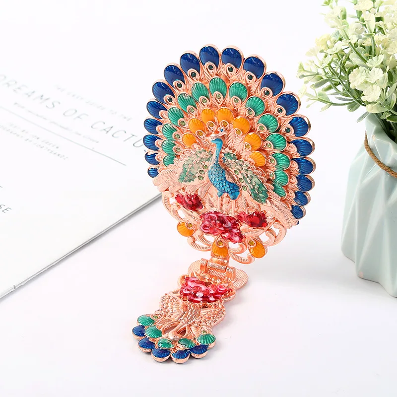 Retro Rose Carved Make up Mirror Luxury Handheld Vanity Makeup Mirror European Palace Style Bedroom Decor espejos decorativos
Retro Rose Carved Make up Mirror Luxury Handheld Vanity Makeup Mirror European Palace Style Bedroom Decor espejos decorativos