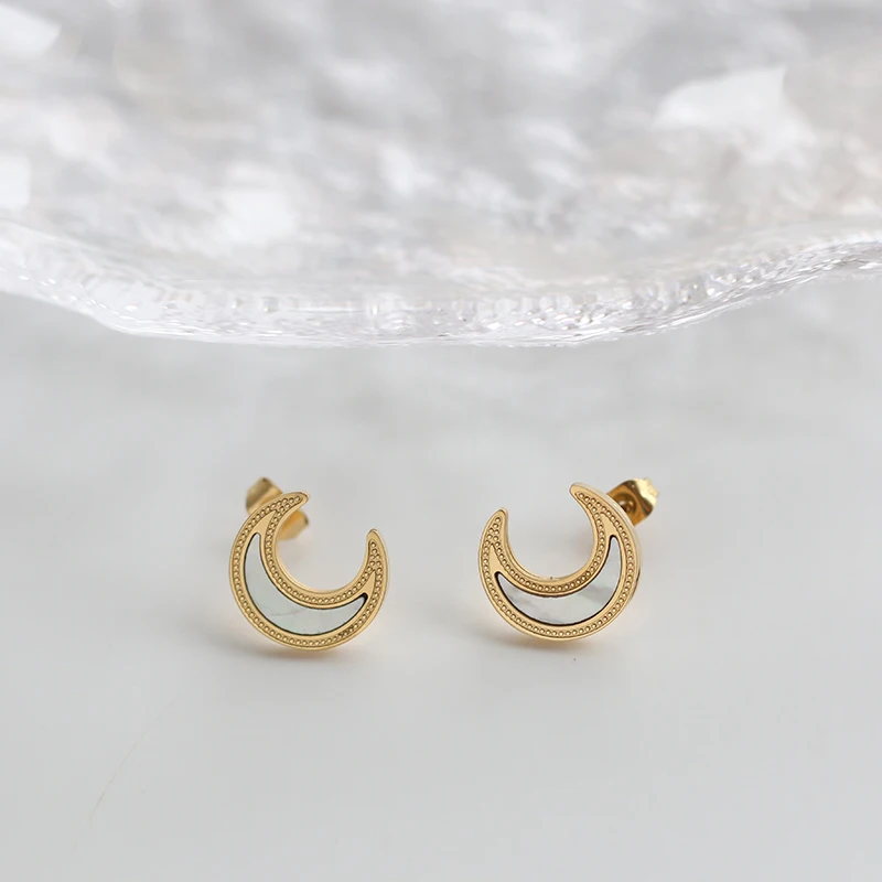 Stud Earrings Waterproof Crescent Moon Shape Pure Shell Gold Color No Fading Jewellry Cute Stud Earrings Wholesale
Stud Earrings Waterproof Crescent Moon Shape Pure Shell Gold Color No Fading Jewellry Cute Stud Earrings Wholesale