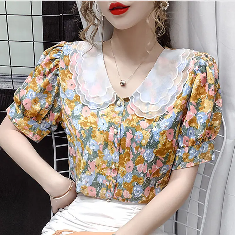 2021 new versatile women's design sense minority Lace Baby collar floral shirt Summer Short Sleeve Shirt
2021 new versatile women's design sense minority Lace Baby collar floral shirt Summer Short Sleeve Shirt