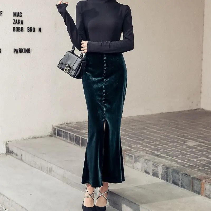 Vintage high waisted velvet slim split skirt 2020 winter new mid long hip versatile fishtail skirt
Vintage high waisted velvet slim split skirt 2020 winter new mid long hip versatile fishtail skirt